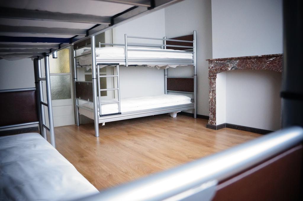 Es Hostel Saint-Gilles Oda fotoğraf